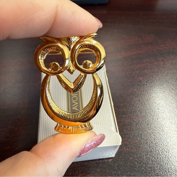Vintage Avon Goldtone Owl Brooch “wise eyes” NIB 1992 - Picture 5 of 5